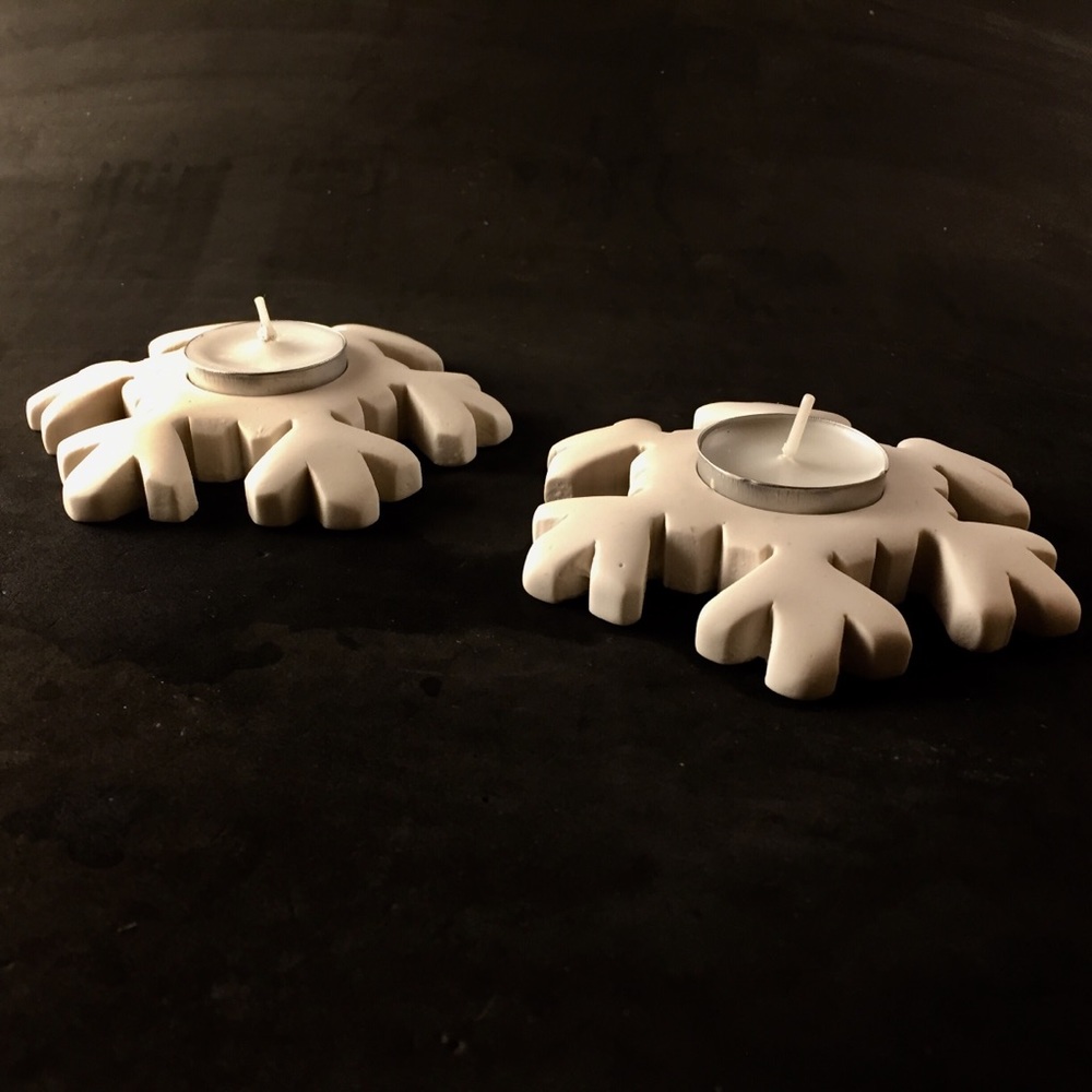 2 Handmade stone snowflake candle holders (White)